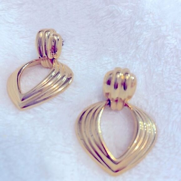 Vintage Y2K Trifari Openwork Dangle Earrings Gold - Picture 8 of 9